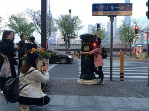 鹿晗网红邮筒具体位置,鹿晗网红邮筒的神秘位置揭秘”